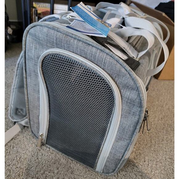 Monterey Series Convertible Horizontal Backpack Pet Carrier Large (Gray) - Picture 5 of 16